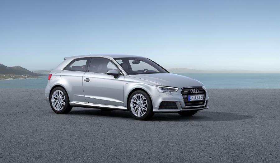  Audi A3 2.0 TDI Quattro S-Line (8V) 2016 года  (фото 1 из 18)